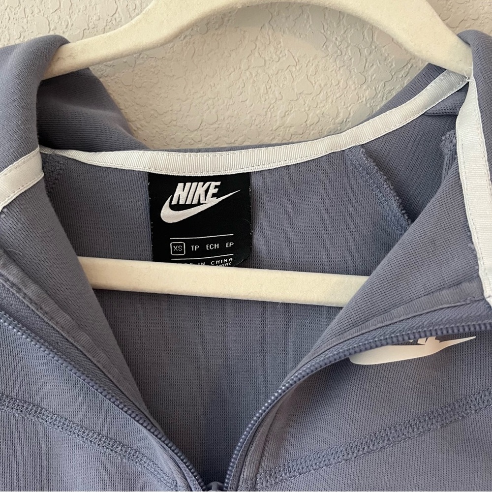 Nike Sportswear Windrunner Tech Fleece Women's Full-Zip Hoodie - Picture 6 of 7